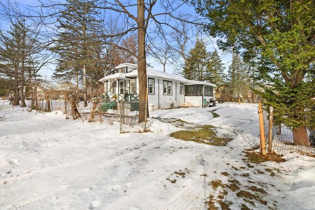 W862 Florence ROAD, Genoa City, WI 53128