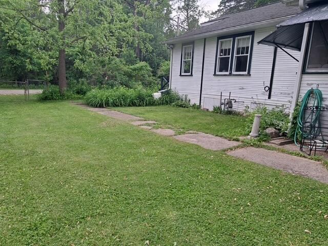 W862 Florence ROAD, Genoa City, WI 53128