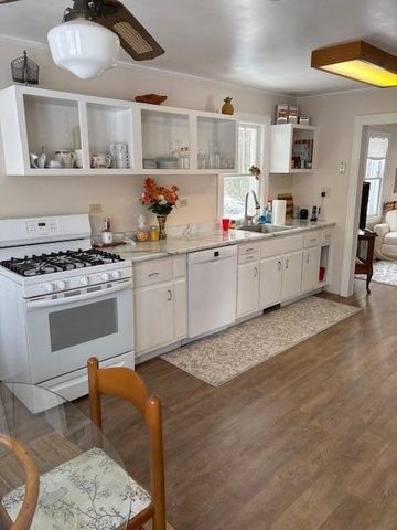 W862 Florence ROAD, Genoa City, WI 53128