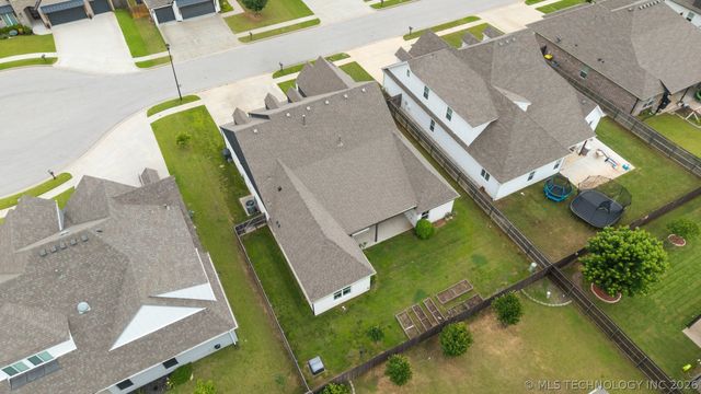 12906 S 6th Place, Jenks, OK 74037