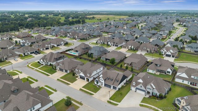 12906 S 6th Place, Jenks, OK 74037