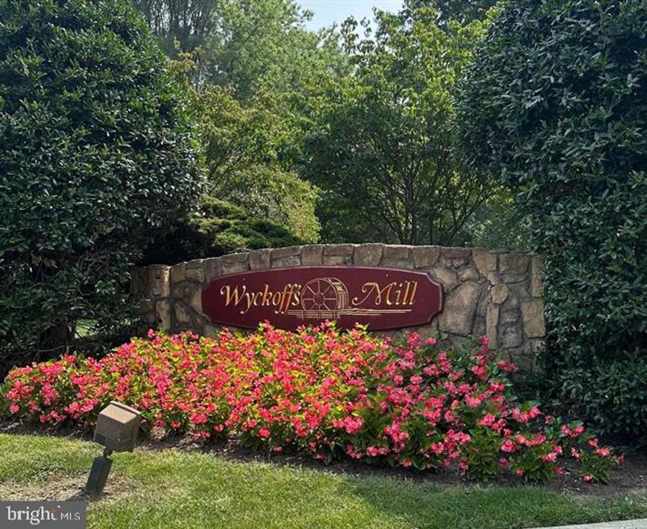 23 POWELL CT, Hightstown, NJ 08520