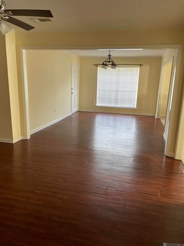 4621 Little Farms Dr, Zachary, LA 70791