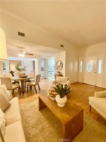 1880 McKinney Way, M15-20B, Seal Beach, CA 90740