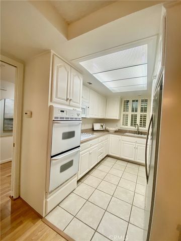 1880 McKinney Way, M15-20B, Seal Beach, CA 90740