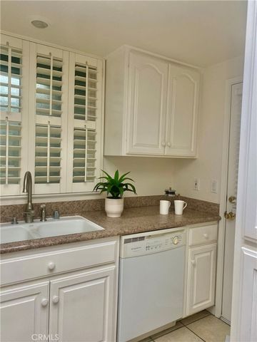 1880 McKinney Way, M15-20B, Seal Beach, CA 90740