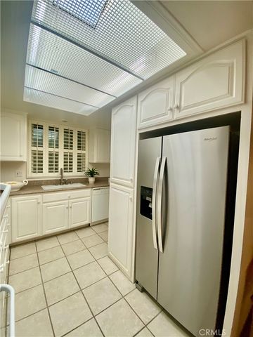 1880 McKinney Way, M15-20B, Seal Beach, CA 90740