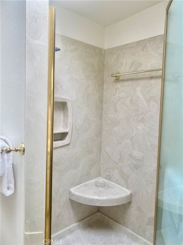 1880 McKinney Way, M15-20B, Seal Beach, CA 90740
