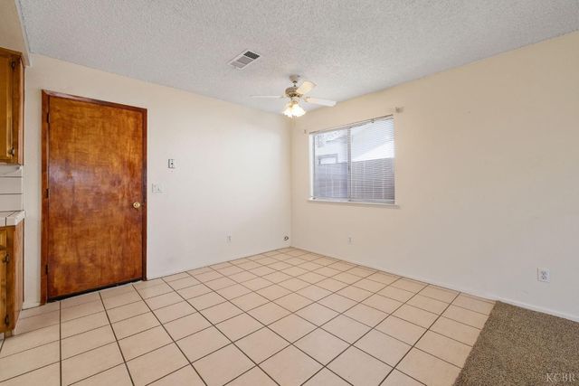 883 Clover Lane, Hanford, CA 93230