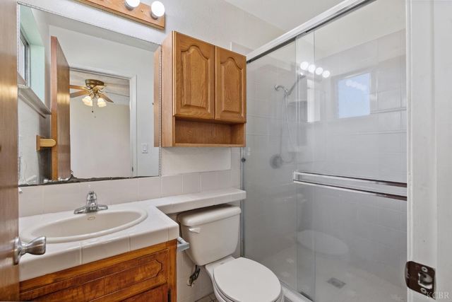 883 Clover Lane, Hanford, CA 93230