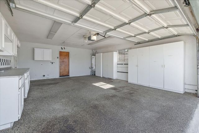 883 Clover Lane, Hanford, CA 93230