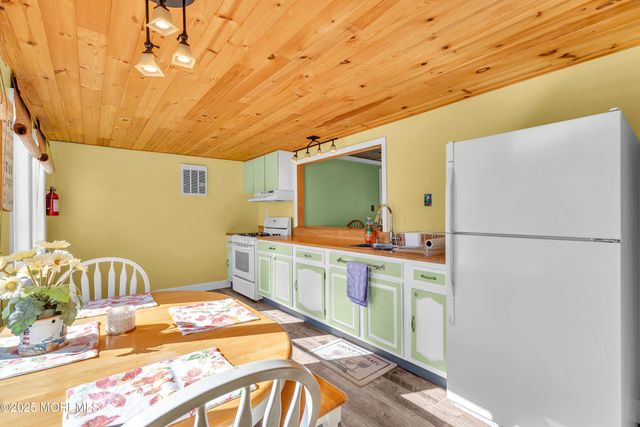 204 Butler Boulevard, Bayville, NJ 08721