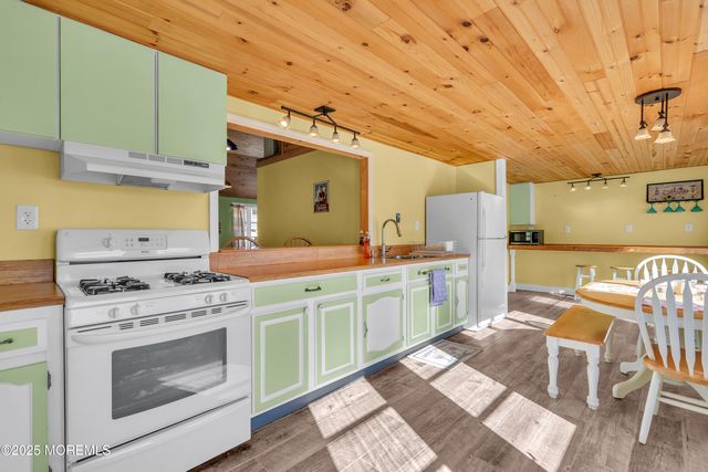 204 Butler Boulevard, Bayville, NJ 08721