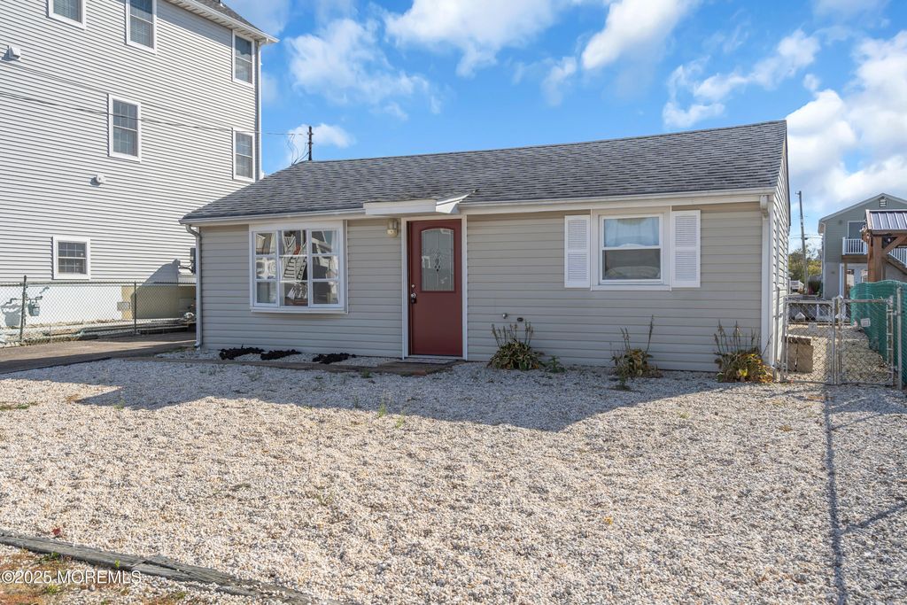 204 Butler Boulevard, Bayville, NJ 08721