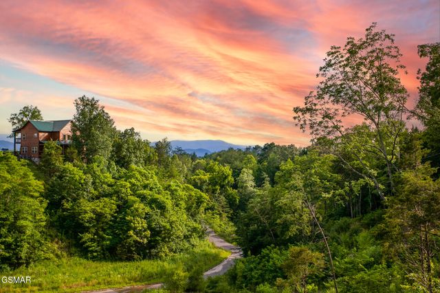 2123 Megan Ridge Drive, Sevierville, TN 37876