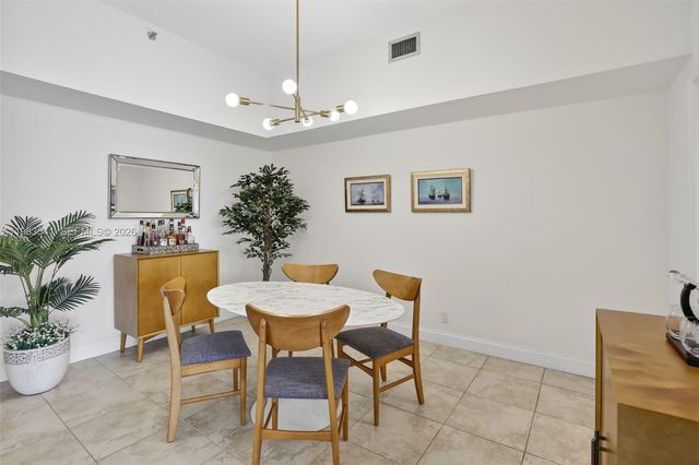 20281 E Country Club Drive TS 5, Aventura, FL 33180