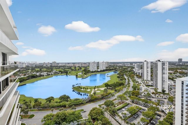 20281 E Country Club Drive TS 5, Aventura, FL 33180