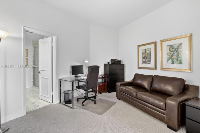 20281 E Country Club Drive TS 5, Aventura, FL 33180