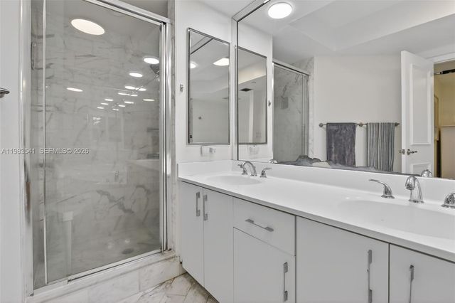20281 E Country Club Drive TS 5, Aventura, FL 33180