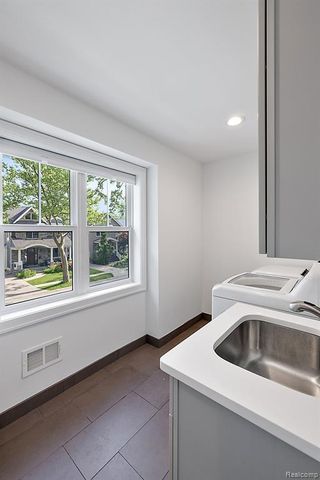 811 Smith Avenue, Birmingham, MI 48009