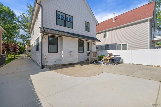 811 Smith Avenue, Birmingham, MI 48009