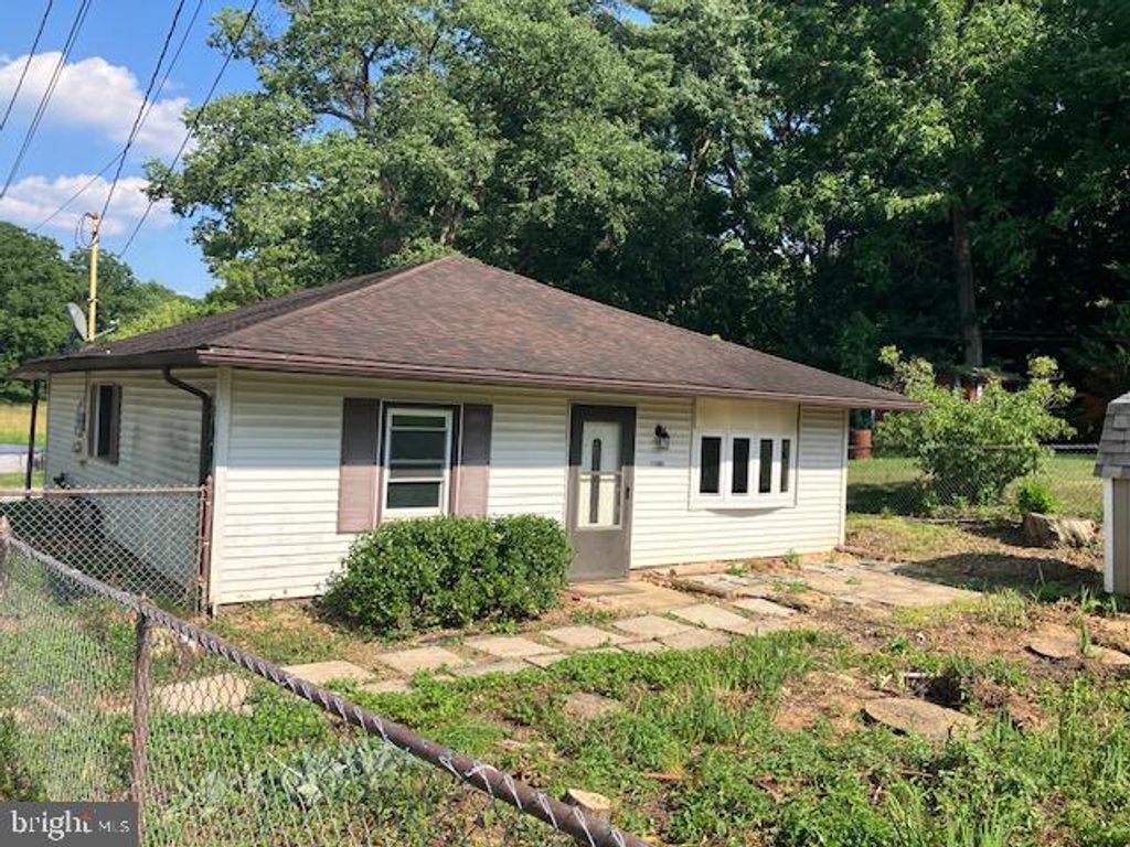 11905 SUN VALLEY DR, Hagerstown, MD 21742