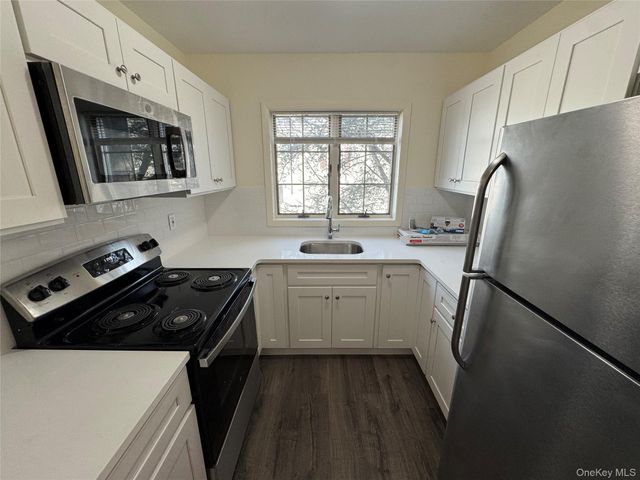 240-242 E Main Street B, Port Jefferson, NY 11777