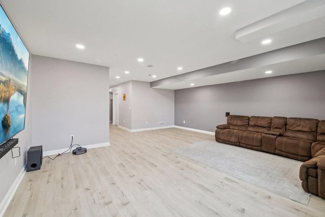 612 Bear Claw Way, Middleton, WI 53562