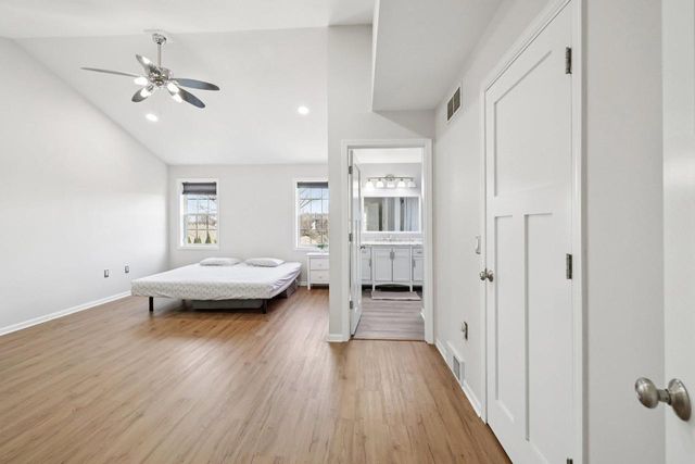 612 Bear Claw Way, Middleton, WI 53562