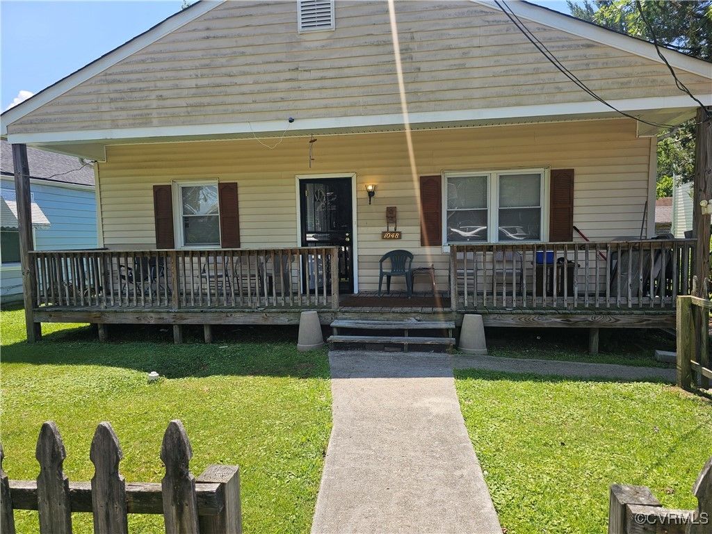 1048 Amelia St, Petersburg, VA 23803
