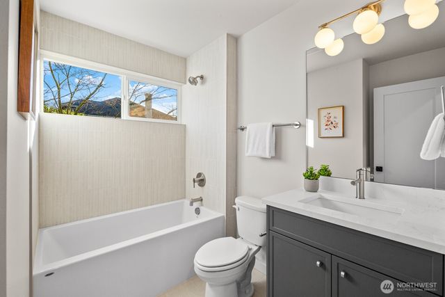 2509 N 42nd Street, Seattle, WA 98103