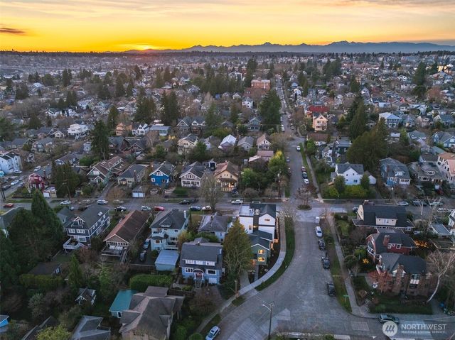 2509 N 42nd Street, Seattle, WA 98103