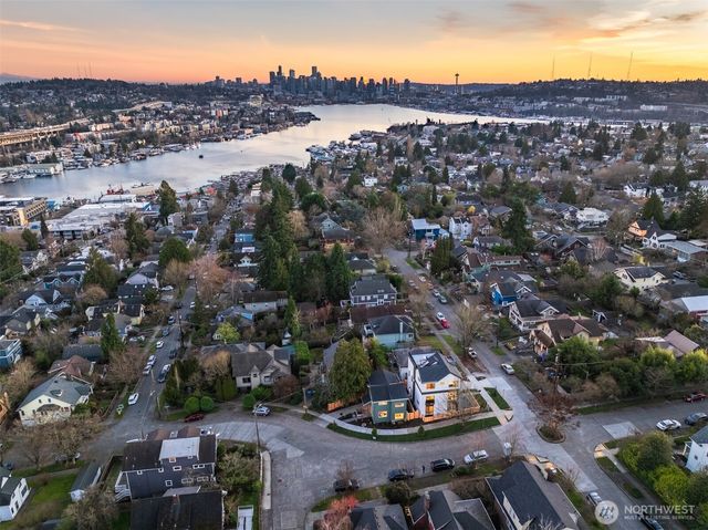 2509 N 42nd Street, Seattle, WA 98103