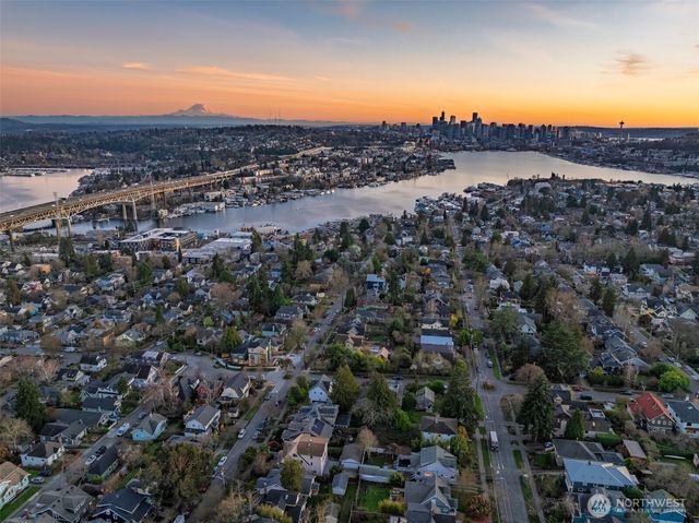 2509 N 42nd Street, Seattle, WA 98103