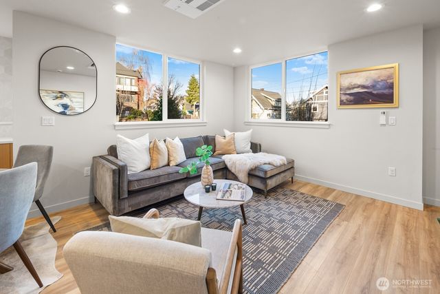 2509 N 42nd Street, Seattle, WA 98103