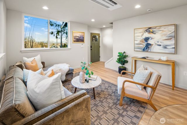 2509 N 42nd Street, Seattle, WA 98103