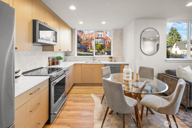 2509 N 42nd Street, Seattle, WA 98103