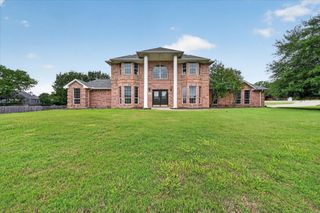 2212 Summit Drive, Burleson, TX 76028