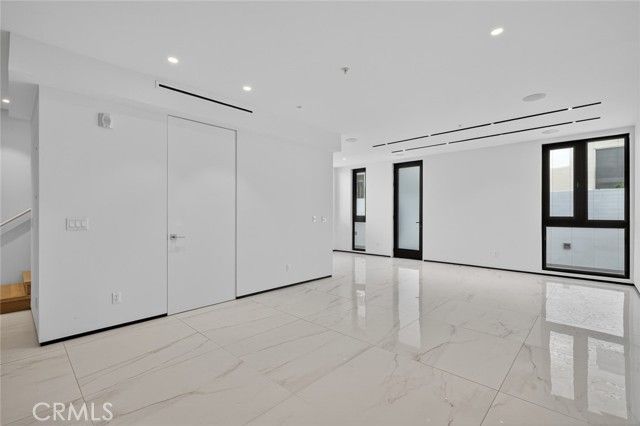 1253 N Sweetzer 3, West Hollywood, CA 90069