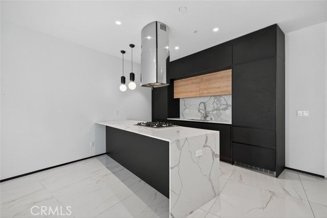 1253 N Sweetzer 3, West Hollywood, CA 90069