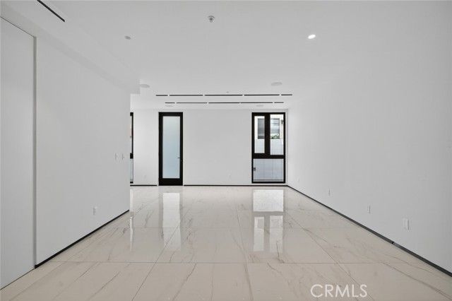 1253 N Sweetzer 3, West Hollywood, CA 90069