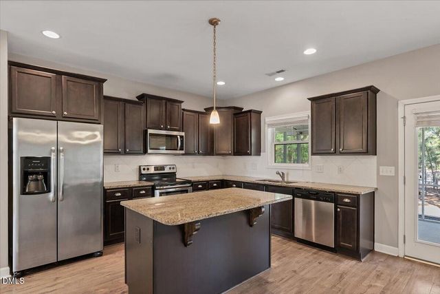 3015 Dana Lane, Aberdeen, NC 28315