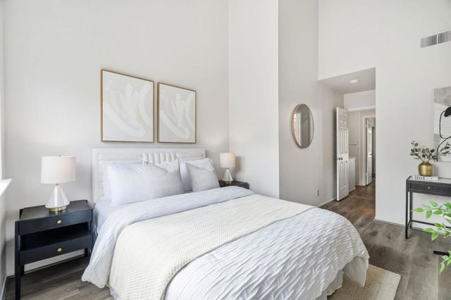 1045 Summershore Court, San Jose, CA 95122