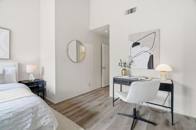 1045 Summershore Court, San Jose, CA 95122