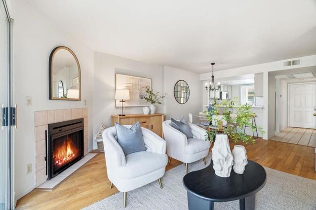 1045 Summershore Court, San Jose, CA 95122