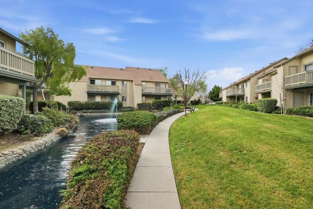 1045 Summershore Court, San Jose, CA 95122