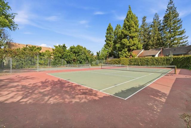 1045 Summershore Court, San Jose, CA 95122