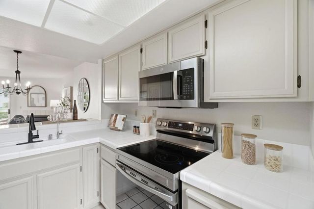 1045 Summershore Court, San Jose, CA 95122