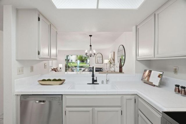 1045 Summershore Court, San Jose, CA 95122