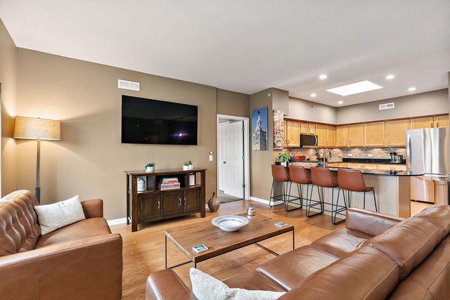 104 N Plum Grove Road 504, Palatine, IL 60067